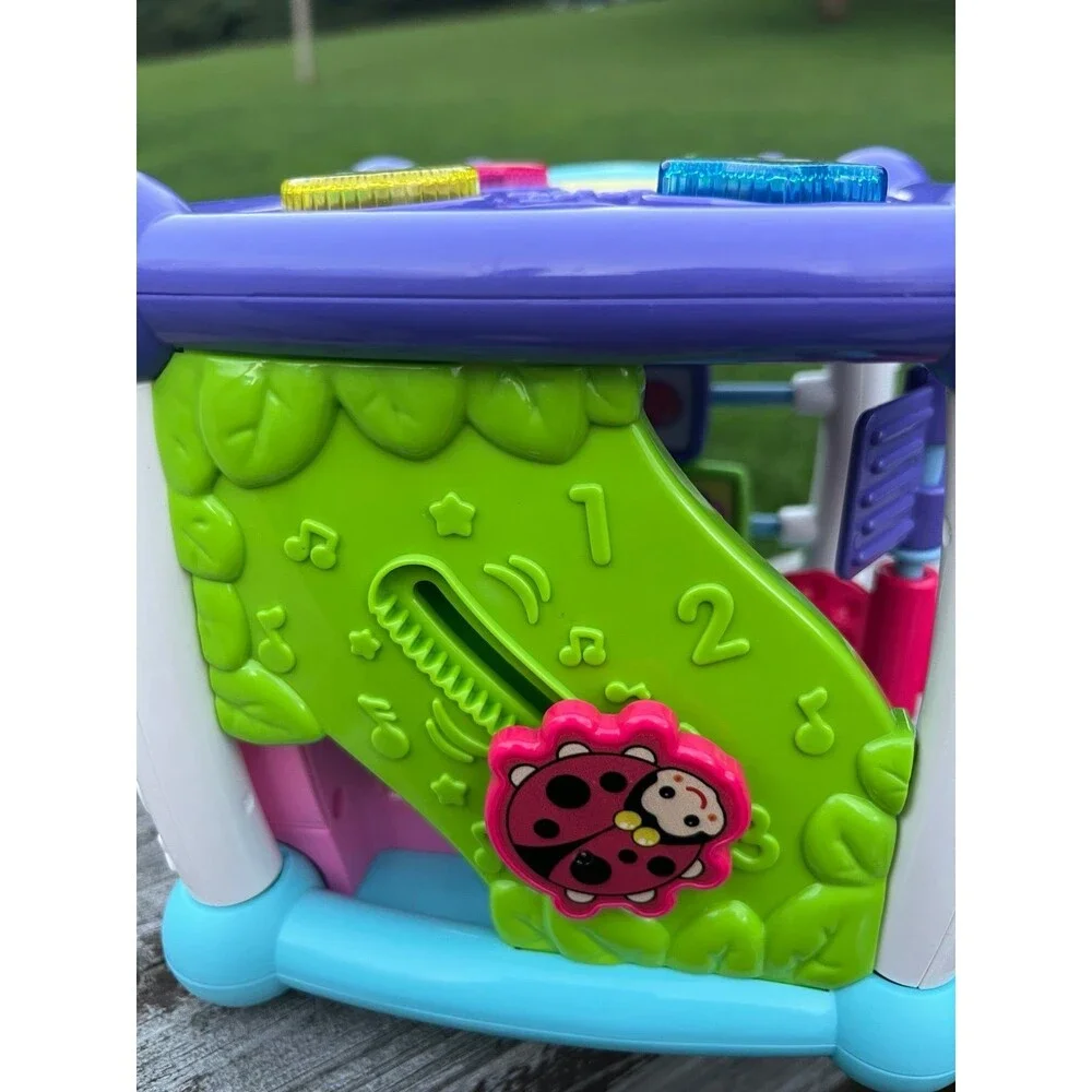 VTech Busy Learners Activity Cube, Purple - lights up and has sound